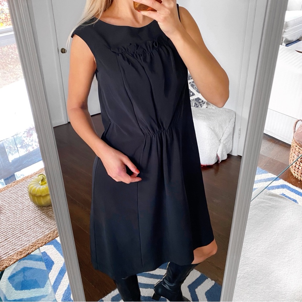 🖤 CLASSY BLACK RUFFLE DETAIL SLEEVELESS COCKTAIL DRESS! - Picture 2 of 16